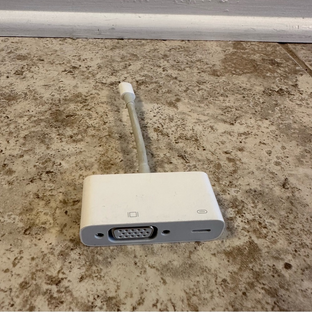 Genuine Apple Lightning to VGA Adapter